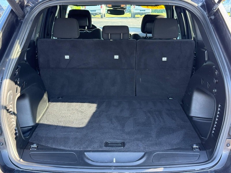 Jeep Grand Cherokee Vehicle Full-screen Gallery Image 7