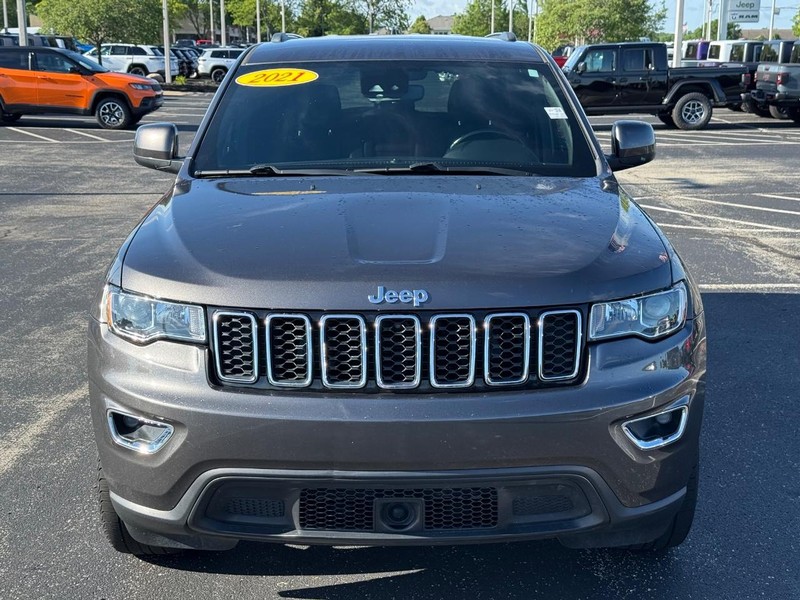 Jeep Grand Cherokee Vehicle Full-screen Gallery Image 10