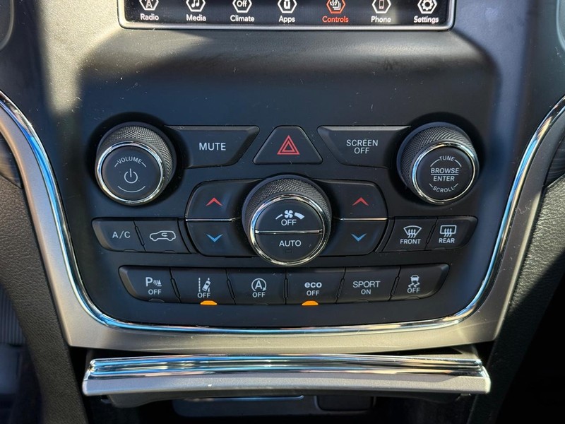 Jeep Grand Cherokee Vehicle Full-screen Gallery Image 26