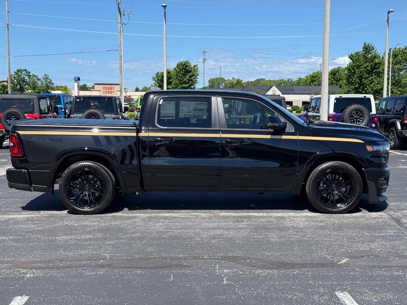 Ram 1500 Vehicle Full-screen Gallery Image 2