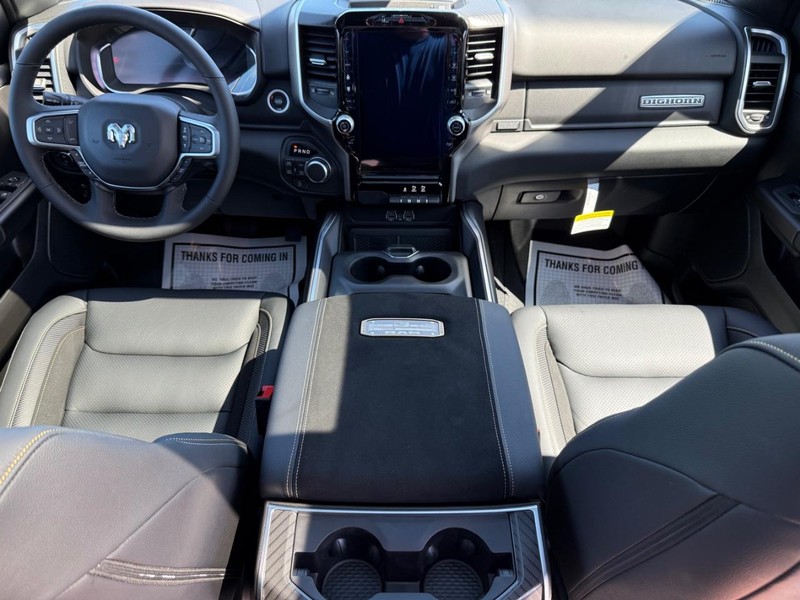Ram 1500 Vehicle Full-screen Gallery Image 13