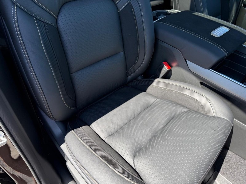 Ram 1500 Vehicle Full-screen Gallery Image 16