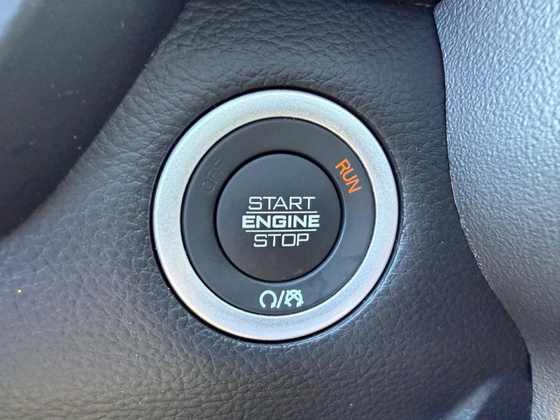 Ram 1500 Vehicle Full-screen Gallery Image 22