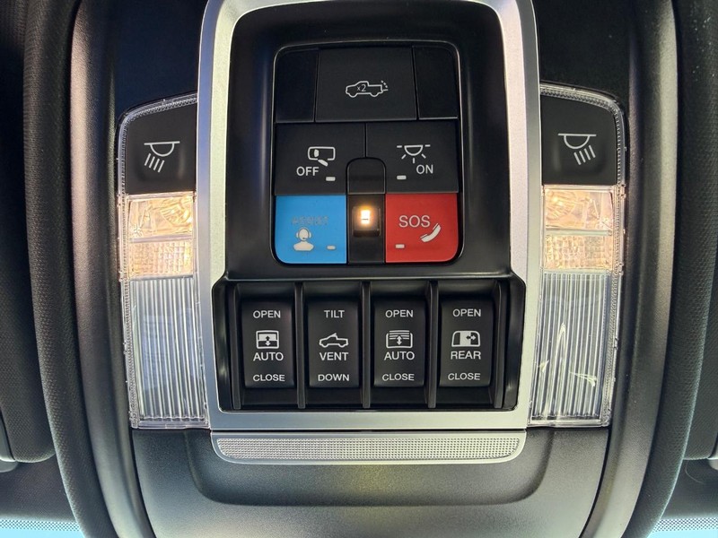 Ram 1500 Vehicle Full-screen Gallery Image 27