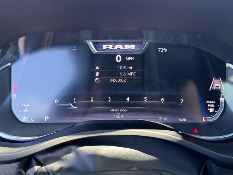 Ram 1500 Vehicle Full-screen Gallery Image 28