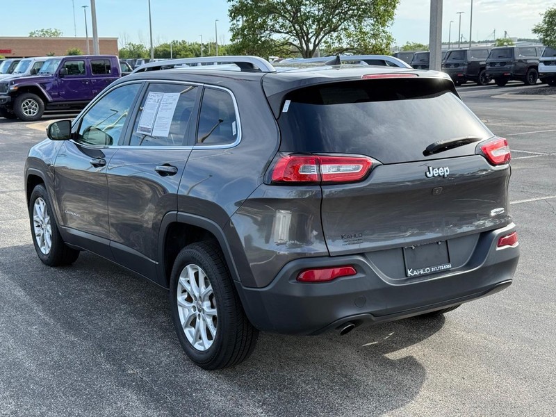 Jeep Cherokee Vehicle Full-screen Gallery Image 5