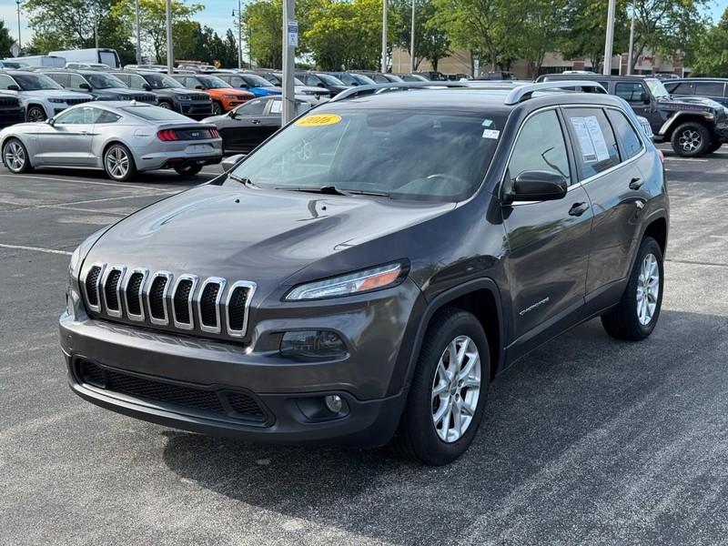 Jeep Cherokee Vehicle Full-screen Gallery Image 8