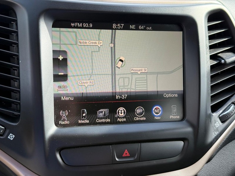 Jeep Cherokee Vehicle Full-screen Gallery Image 21