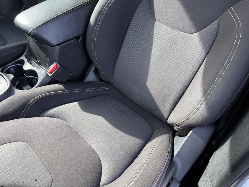 Jeep Cherokee Vehicle Full-screen Gallery Image 30