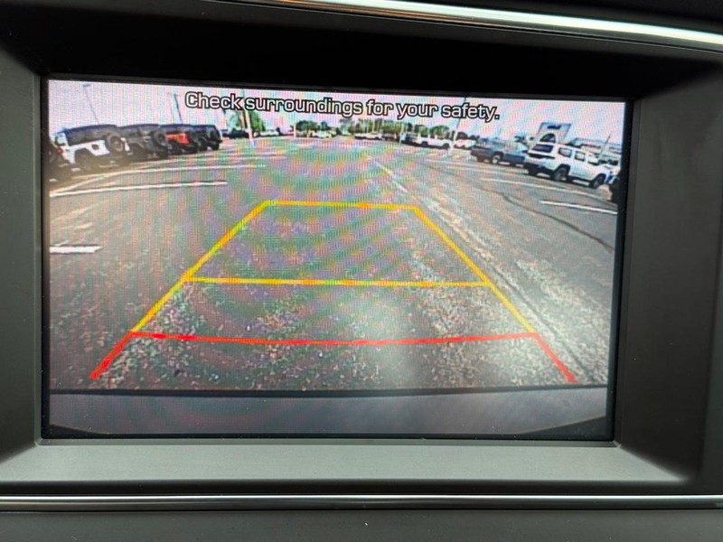 Hyundai Elantra Vehicle Full-screen Gallery Image 23