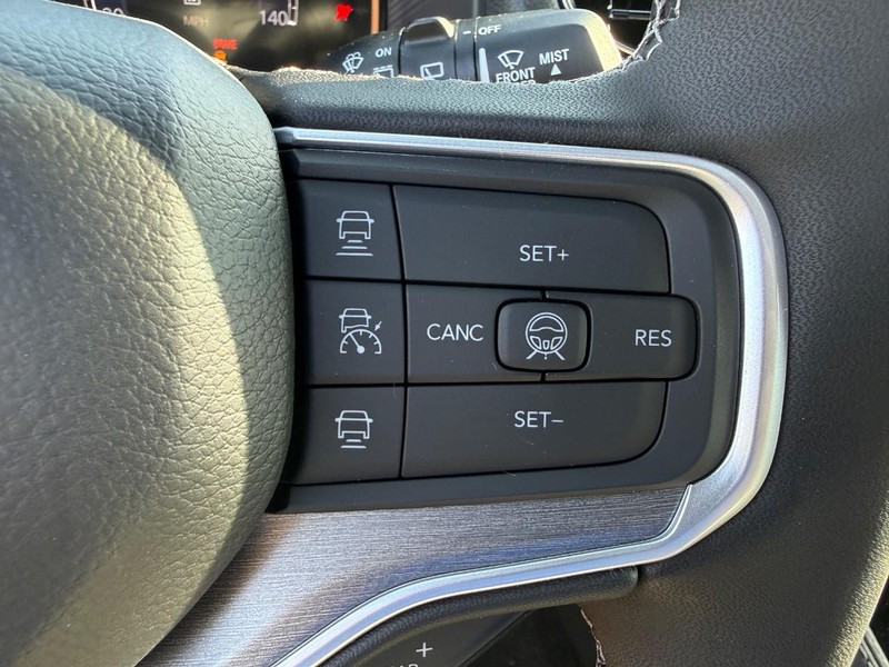 Jeep Grand Wagoneer Vehicle Full-screen Gallery Image 23