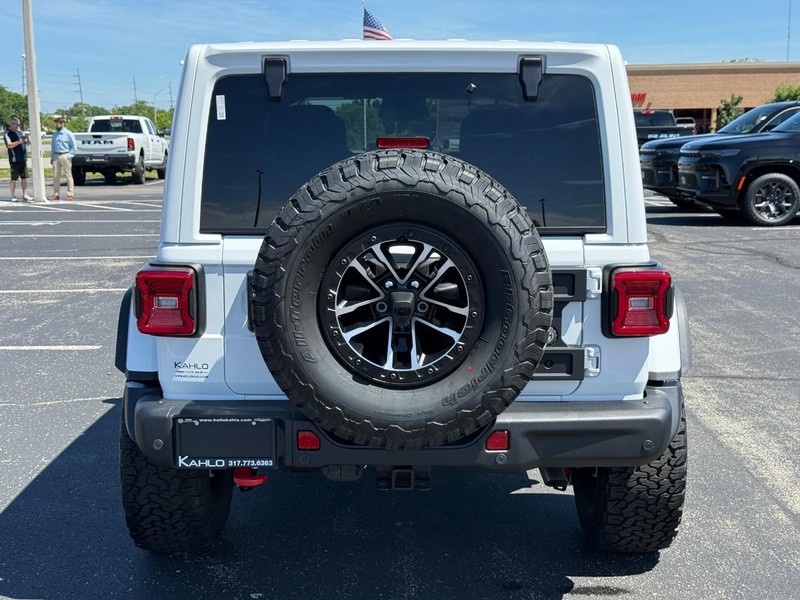 Jeep Wrangler Vehicle Full-screen Gallery Image 4
