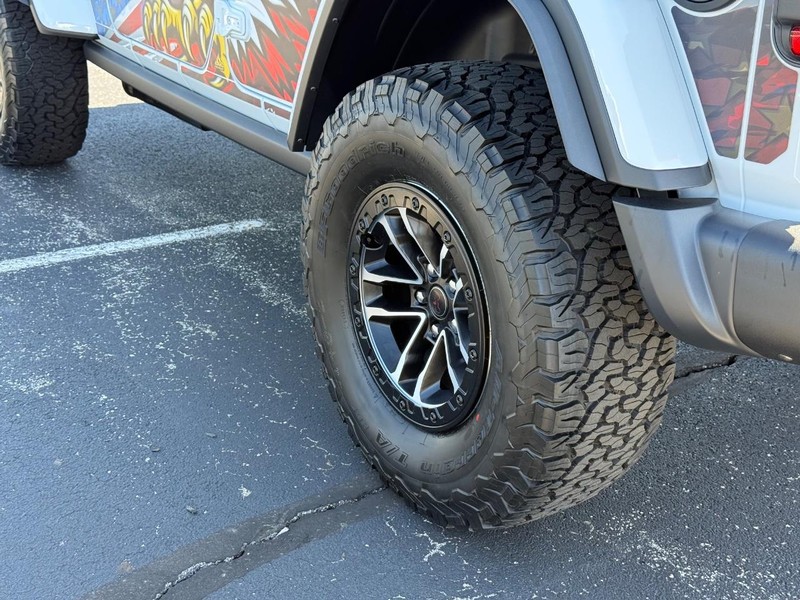Jeep Wrangler Vehicle Full-screen Gallery Image 6
