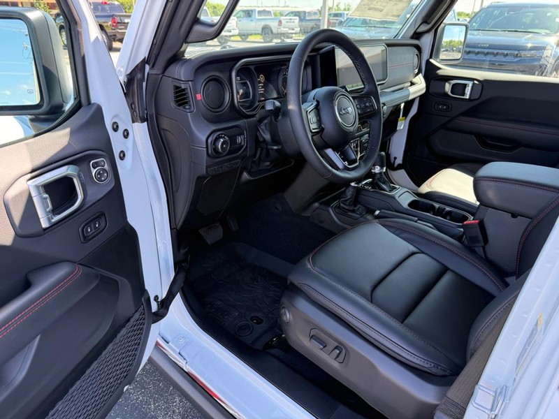 Jeep Wrangler Vehicle Full-screen Gallery Image 16