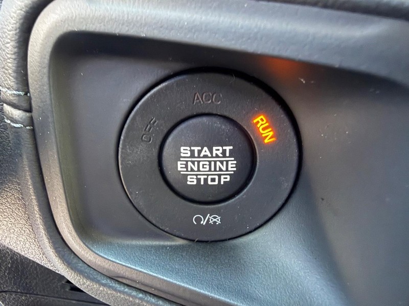 Jeep Wrangler Vehicle Full-screen Gallery Image 21