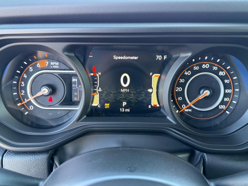 Jeep Wrangler Vehicle Full-screen Gallery Image 28