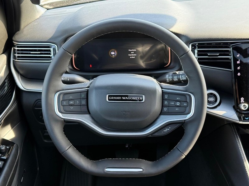 Jeep Grand Wagoneer Vehicle Full-screen Gallery Image 16