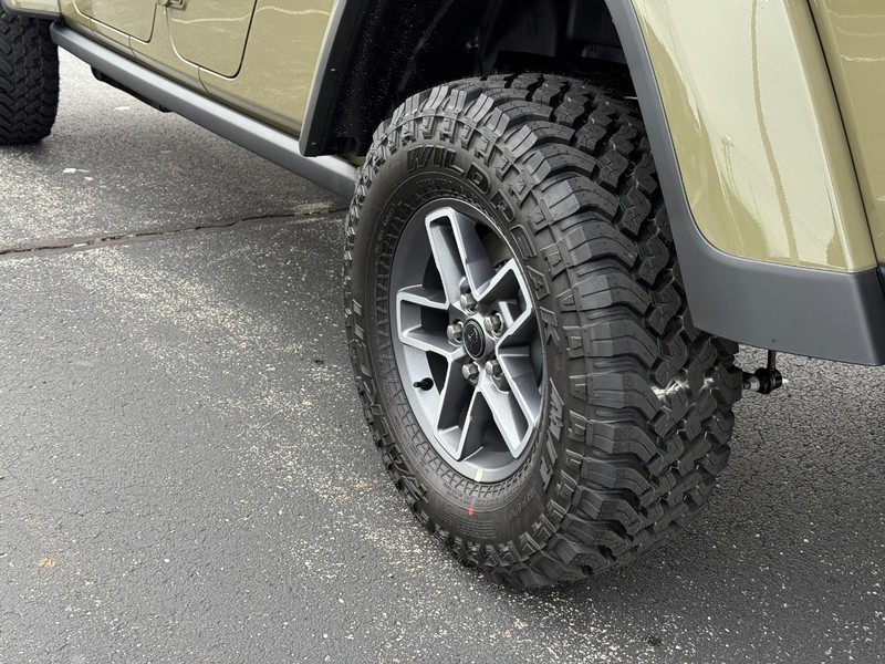 Jeep Gladiator Vehicle Full-screen Gallery Image 6