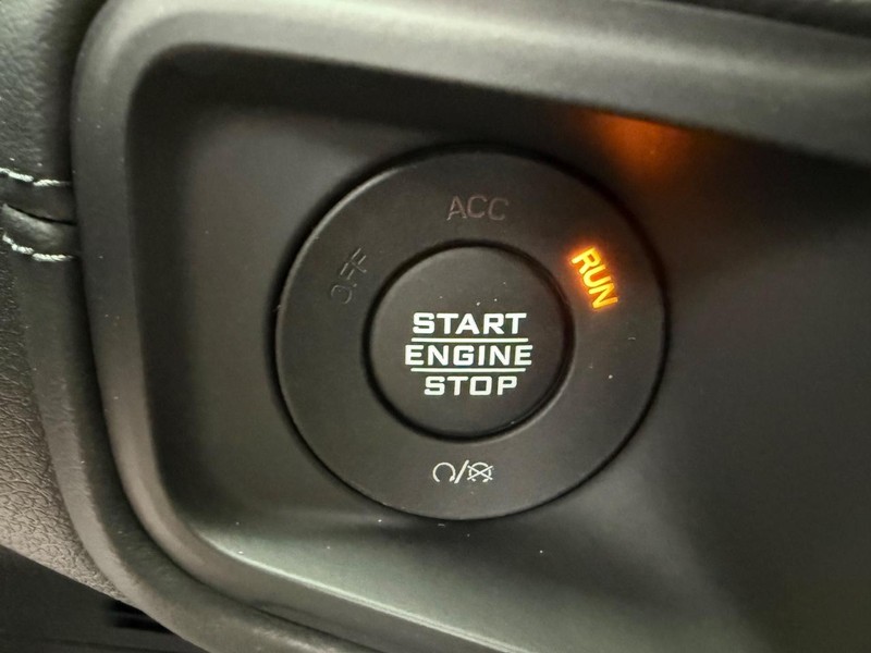 Jeep Gladiator Vehicle Full-screen Gallery Image 22