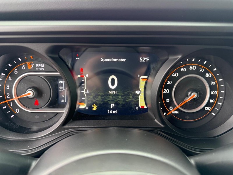 Jeep Gladiator Vehicle Full-screen Gallery Image 29