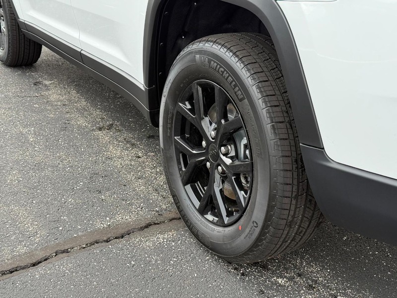 Jeep Grand Cherokee L Vehicle Full-screen Gallery Image 6