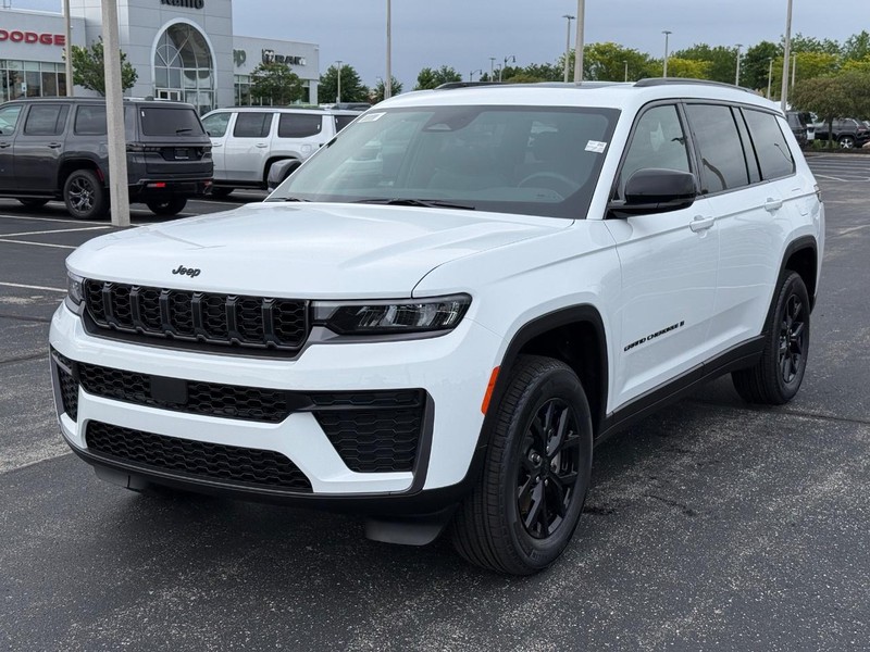 Jeep Grand Cherokee L Vehicle Full-screen Gallery Image 9