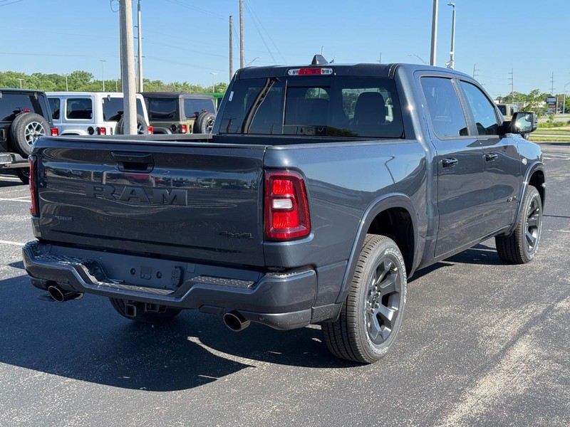 Ram 1500 Vehicle Full-screen Gallery Image 3
