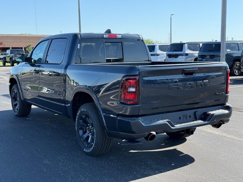 Ram 1500 Vehicle Full-screen Gallery Image 5