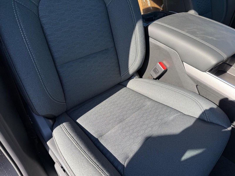 Ram 1500 Vehicle Full-screen Gallery Image 15