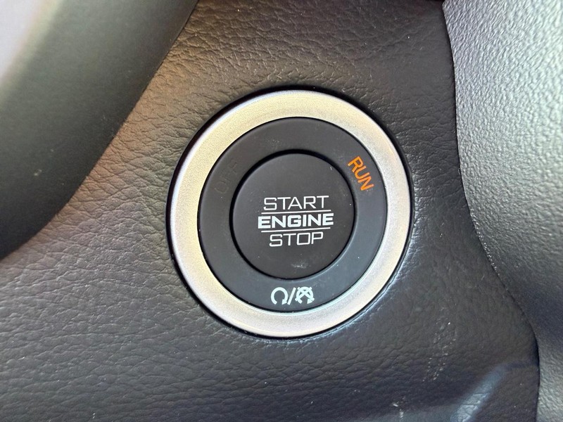 Ram 1500 Vehicle Full-screen Gallery Image 21