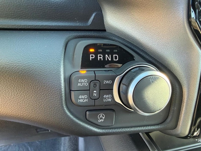 Ram 1500 Vehicle Full-screen Gallery Image 22