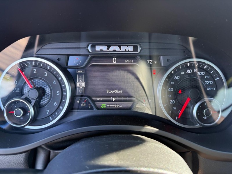 Ram 1500 Vehicle Full-screen Gallery Image 27
