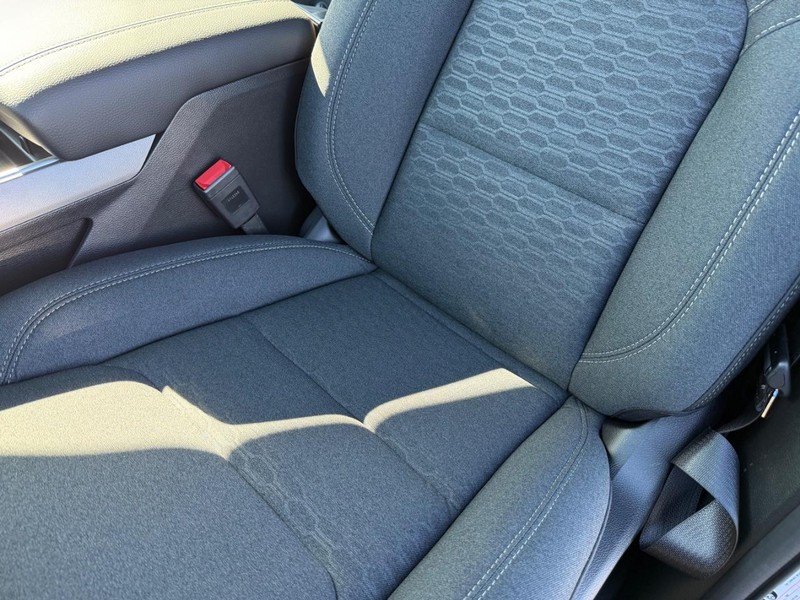 Ram 1500 Vehicle Full-screen Gallery Image 29