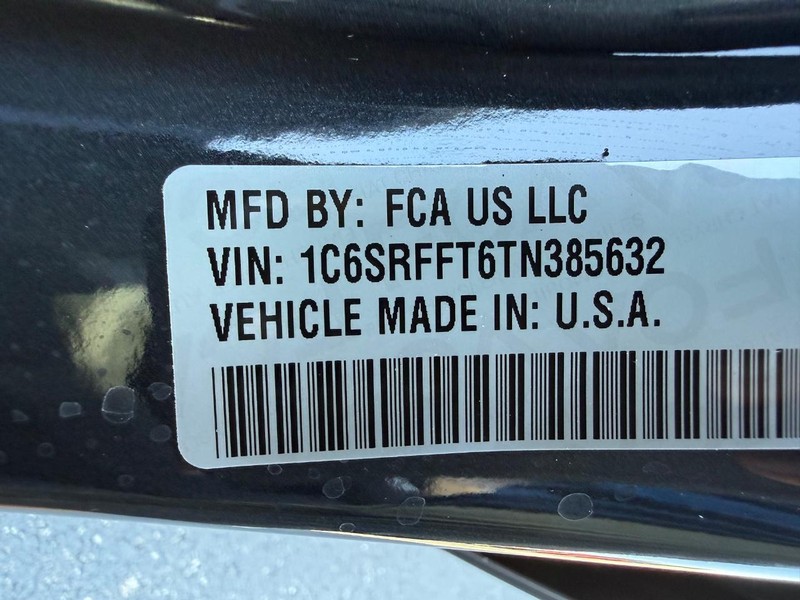 Ram 1500 Vehicle Full-screen Gallery Image 30