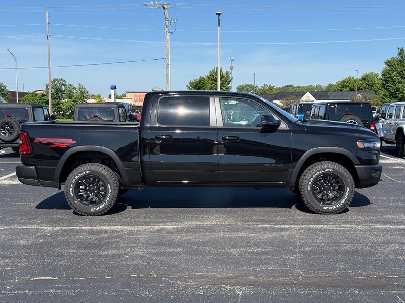 Ram 1500 Vehicle Full-screen Gallery Image 2