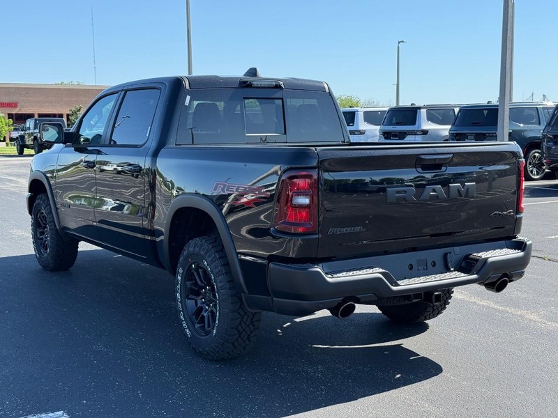 Ram 1500 Vehicle Full-screen Gallery Image 5