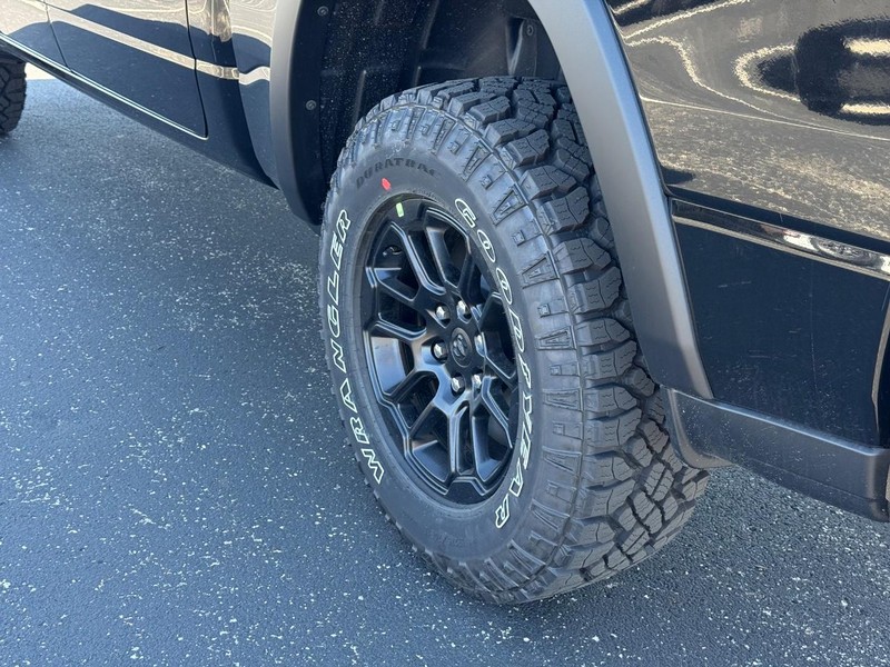 Ram 1500 Vehicle Full-screen Gallery Image 6