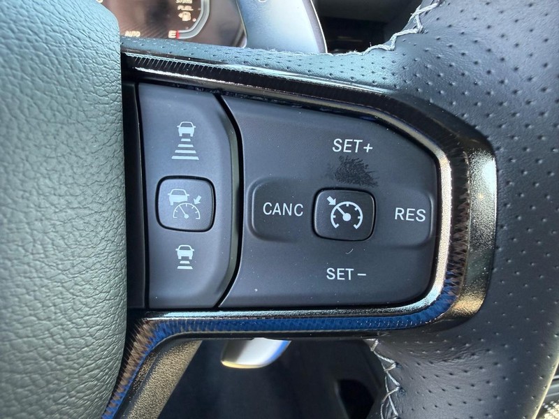 Ram 1500 Vehicle Full-screen Gallery Image 21