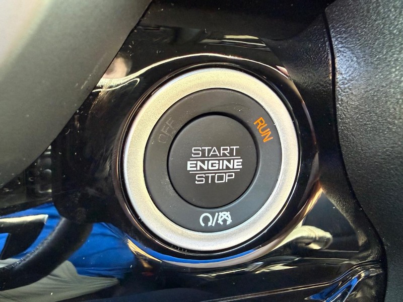 Ram 1500 Vehicle Full-screen Gallery Image 22