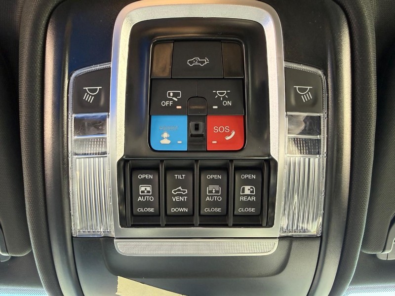 Ram 1500 Vehicle Full-screen Gallery Image 28