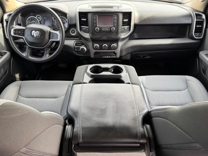 Ram 1500 Vehicle Full-screen Gallery Image 14
