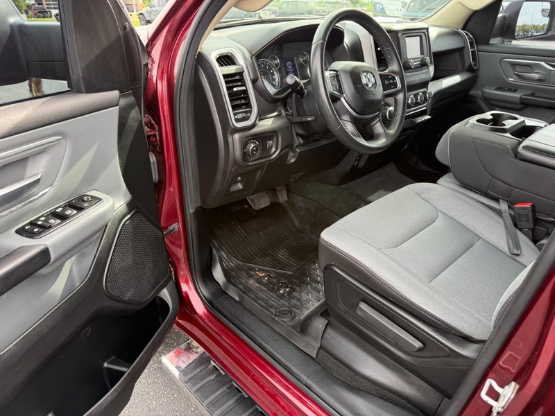 Ram 1500 Vehicle Full-screen Gallery Image 16