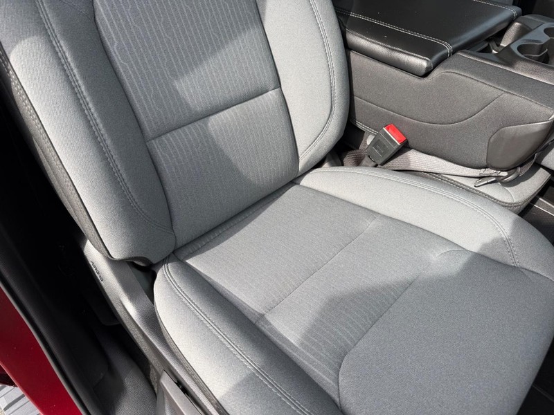 Ram 1500 Vehicle Full-screen Gallery Image 17