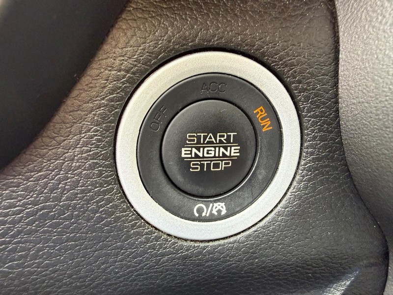 Ram 1500 Vehicle Full-screen Gallery Image 21