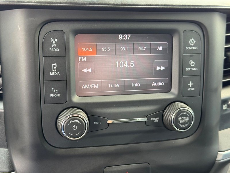 Ram 1500 Vehicle Full-screen Gallery Image 23