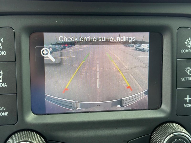 Ram 1500 Vehicle Full-screen Gallery Image 24