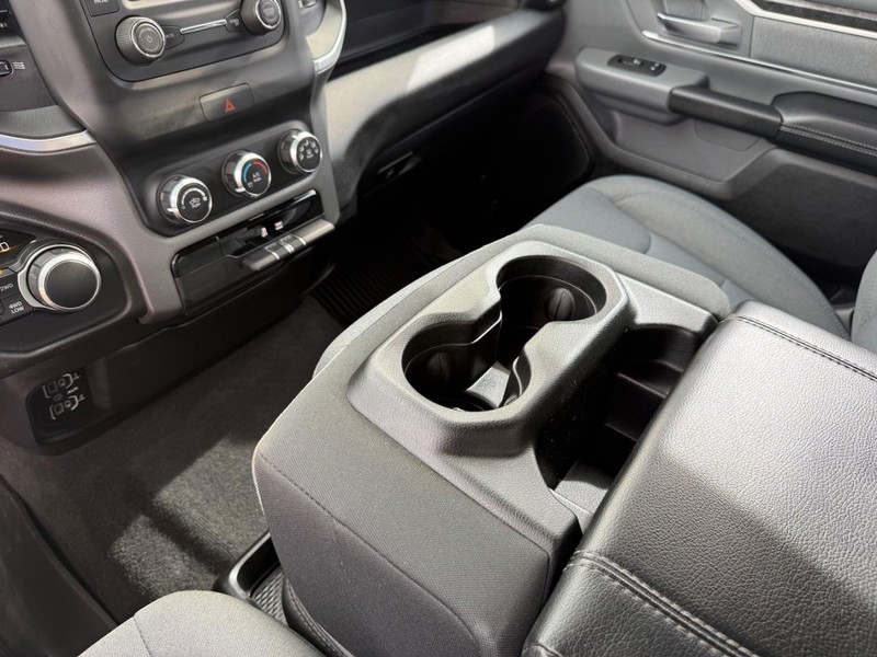 Ram 1500 Vehicle Full-screen Gallery Image 26