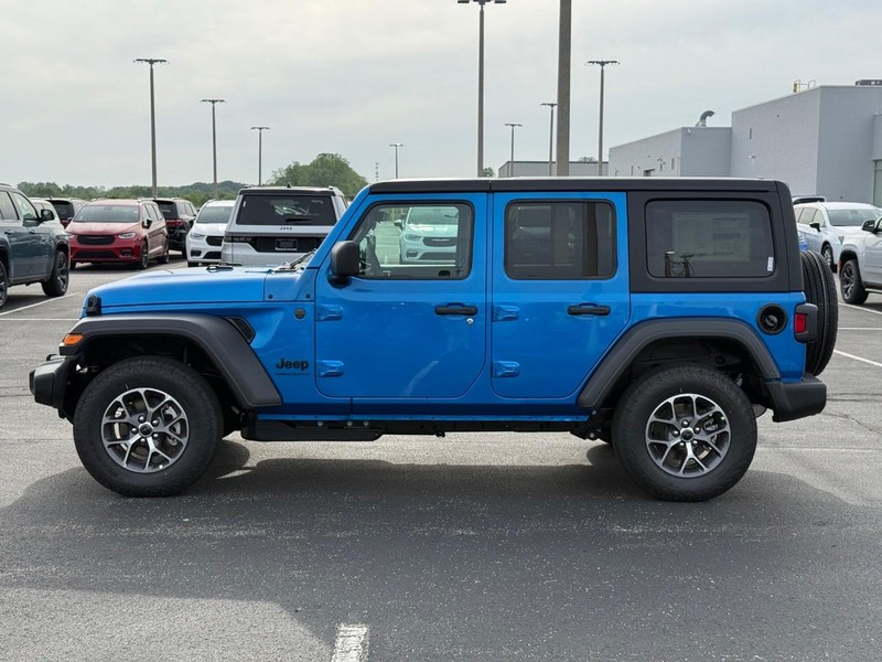 Jeep Wrangler Vehicle Full-screen Gallery Image 8