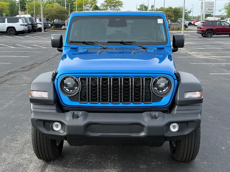 Jeep Wrangler Vehicle Full-screen Gallery Image 10