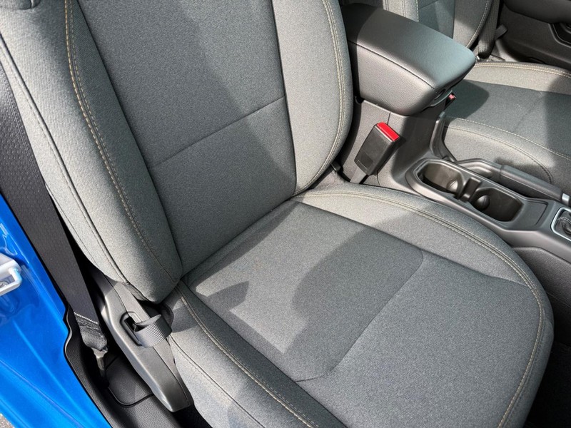 Jeep Wrangler Vehicle Full-screen Gallery Image 16